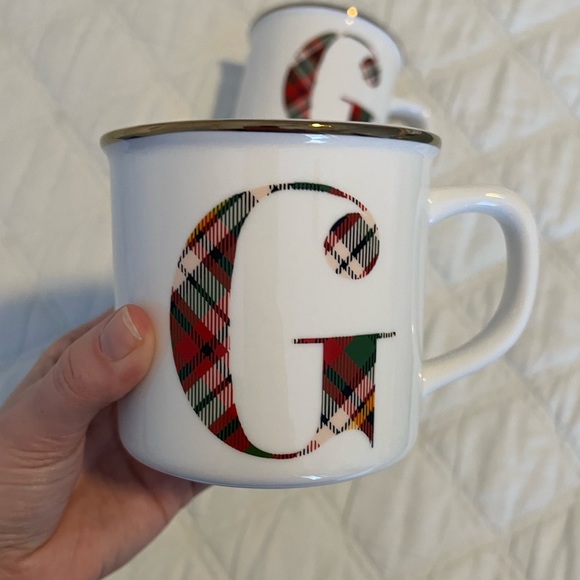 Pottery Barn Christmas “G” plaid mug with gold details, like new - Picture 3 of 5